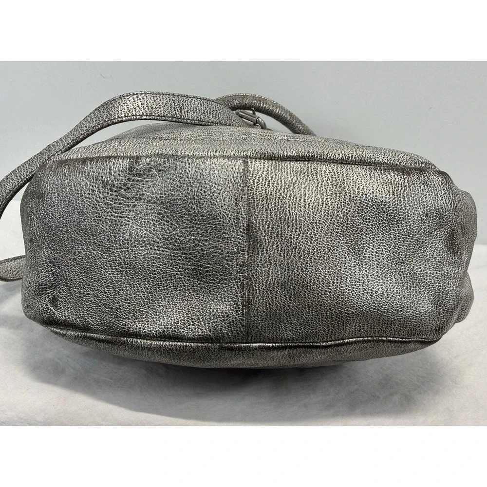 Frye Melissa Hobo Bag Silver Metallic Leather Magnetic Close Top Handle Purse